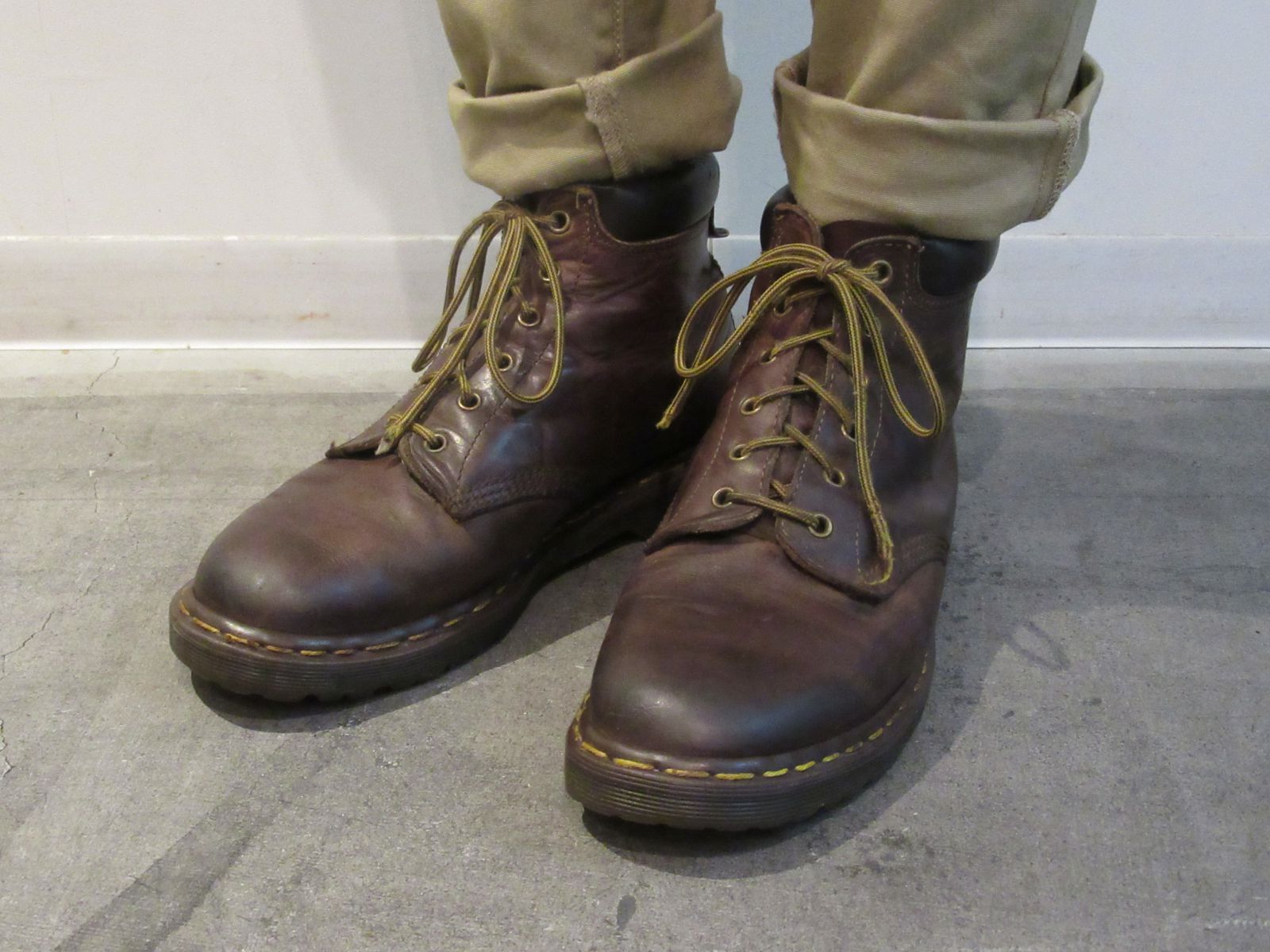 Dr.Martens】AIR CUSHION SOLES SHOES 6hole ： vintage & used