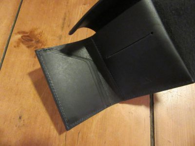 【TSUGI】木造建築の「継ぎ手」から着想を得た、シンプルな革財布が入荷致しました。